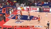 虽然最后这记上篮对胜负已无关紧要，但王哲林这终结还是有失水准
